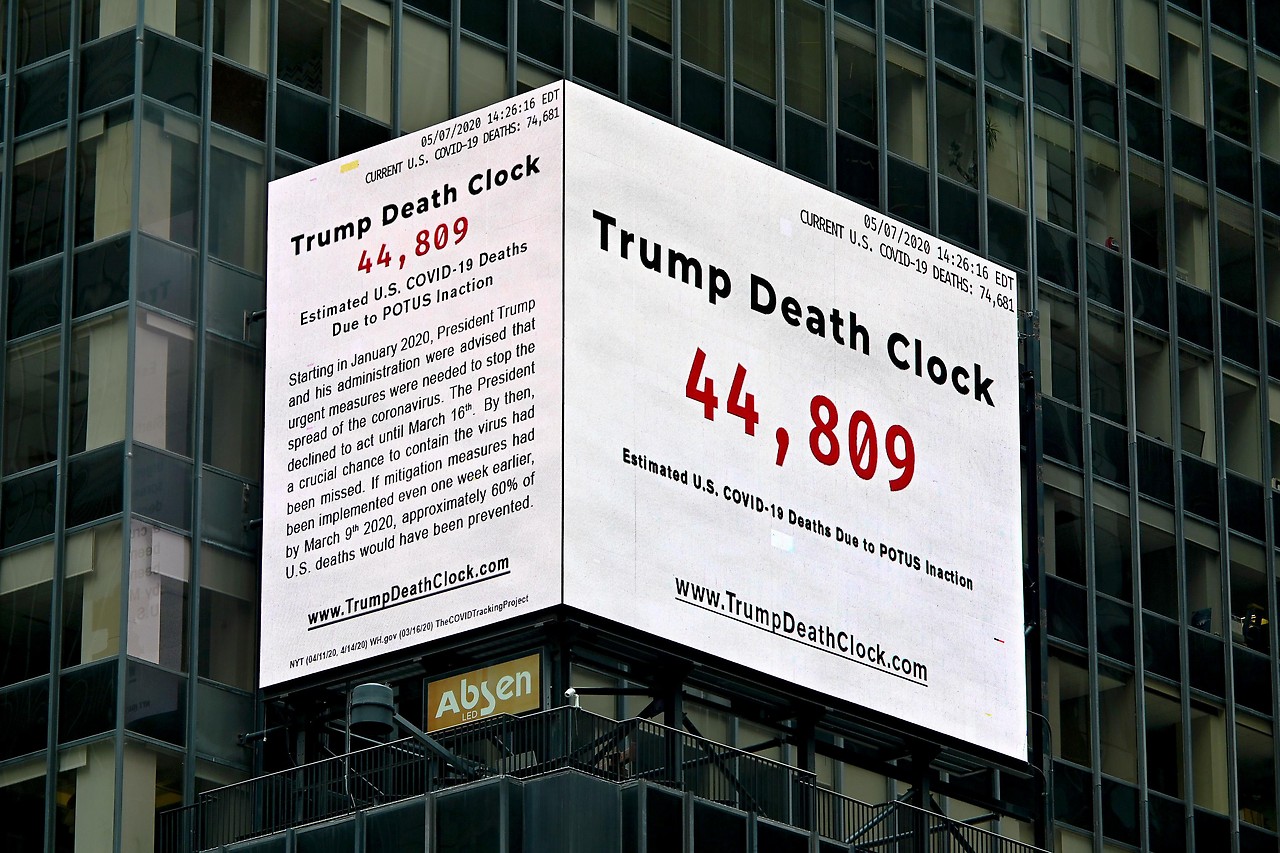Die „Trump Deathclock“ am Times Square.
