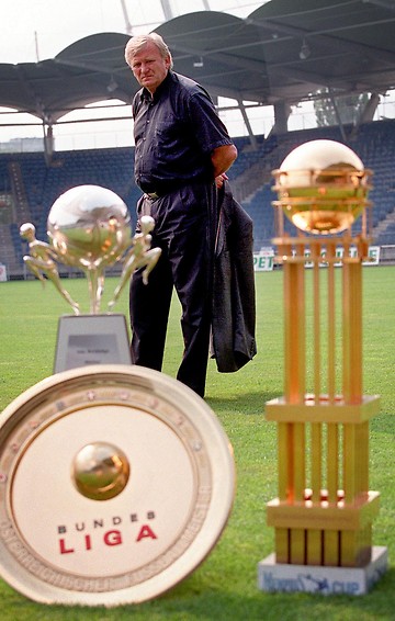 File photo showing coach Ivica Osim (Sturm Graz) with the championship plaque and cup trophy