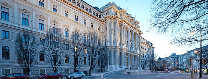 Außenansicht des Justizpalastes in Wien