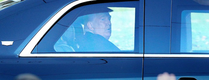 Ex-US-Präsident Donald Trump in der Präsidenten-Limousine am 31. Oktober 2020