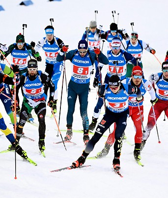 Biathlon-Athleten bei der Herren-Staffel in Kontiolahti (Finland)