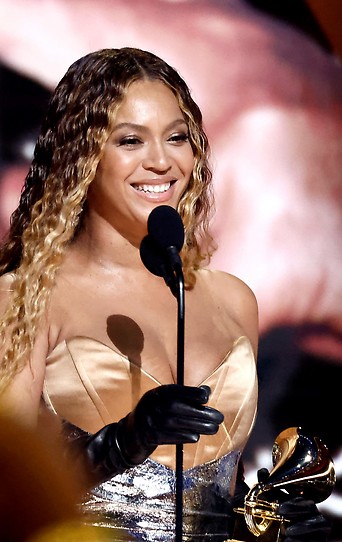 Beyonce auf der Bühne bei den Grammys 