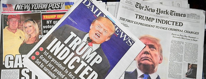 Titelblätter in New York mit der Anklage des ehemaligen US-Präsidenten Donald Trump