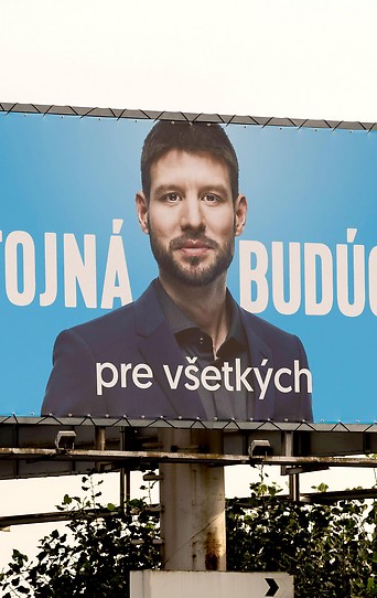 Wahlplakat der Progresivne Slovensko zeigen Michal Simecka