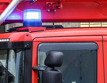 Blaulicht auf Feuerwehr-Fahrzeug