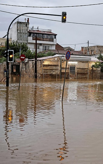 Die überschwemmte griechische Stadt Volos nach dem Sturm Elias