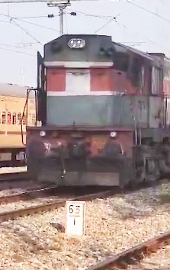 Indischer Güterzug, nachdem er nach 100 km führerlos zum Stillstand gekommen ist
