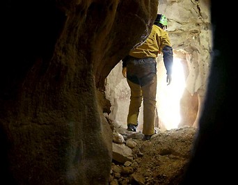Höhlenwissenschaftler in der Höhle