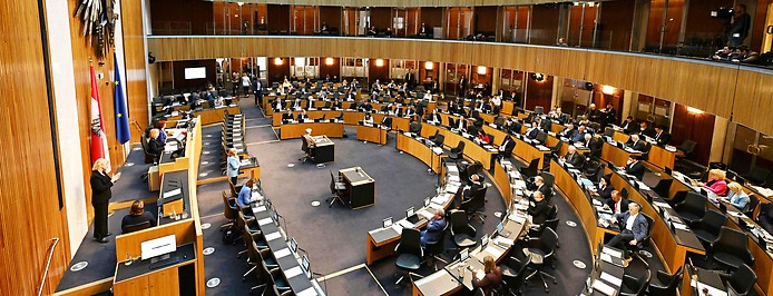 Übersichtsaufnahme des Plenarsaales zur Nationalratssitzung im Parlament