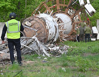 Die Reste des Fernsehturms in Charkiw (Ukraine)